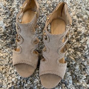 Lauren Conrad nude heels